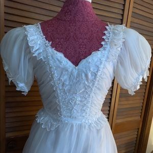 Wedding Gown - Ruffles Minor mending needed Size 2